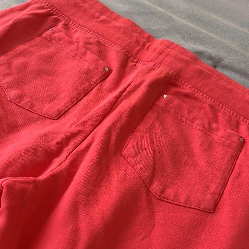 BCBG coral embellished straight leg capri - Picture 5 of 5